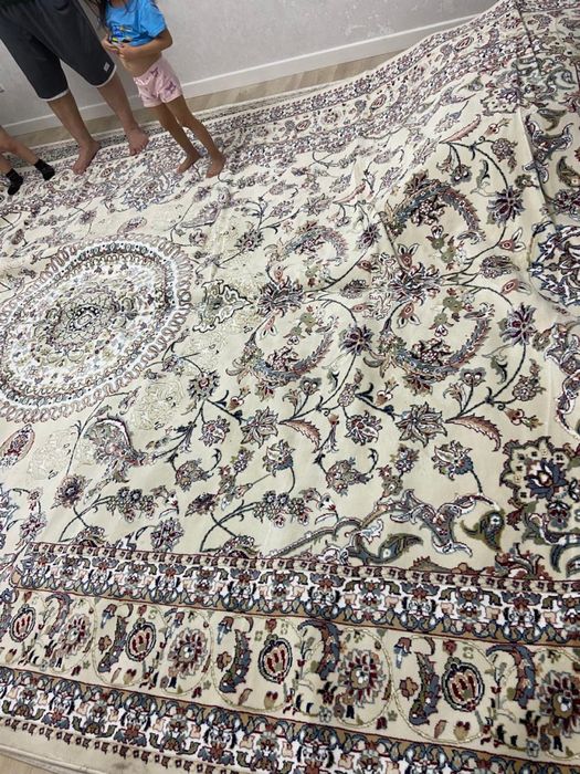 Ковер новый с размером 5/3