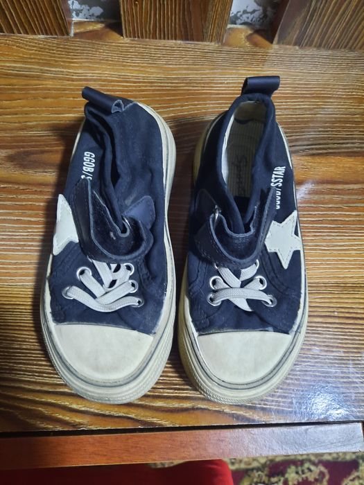 Продам детскую обувь