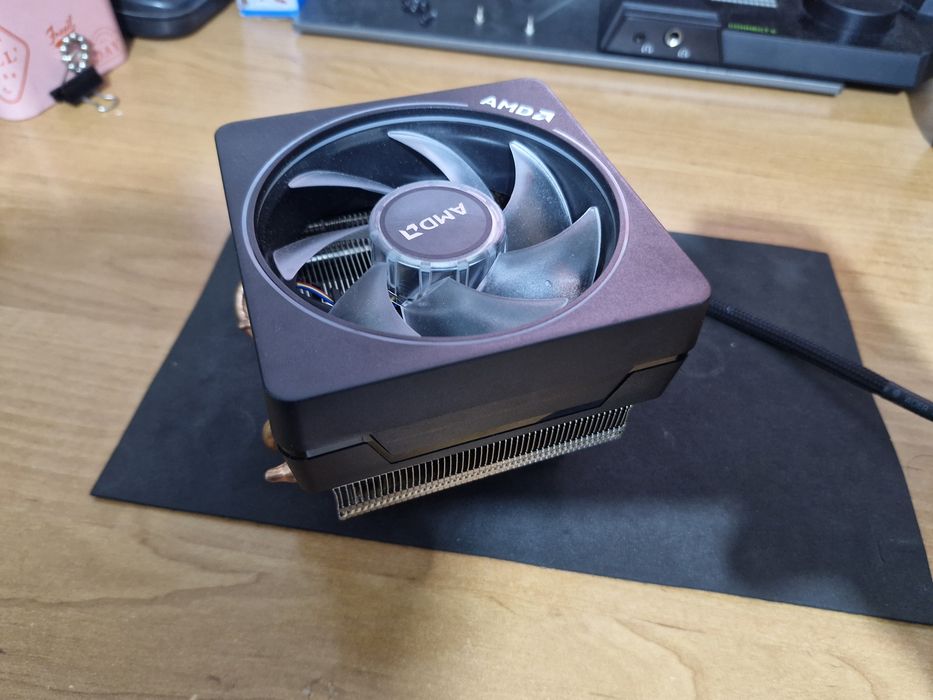 Cooler procesor - AMD Wraith Prism