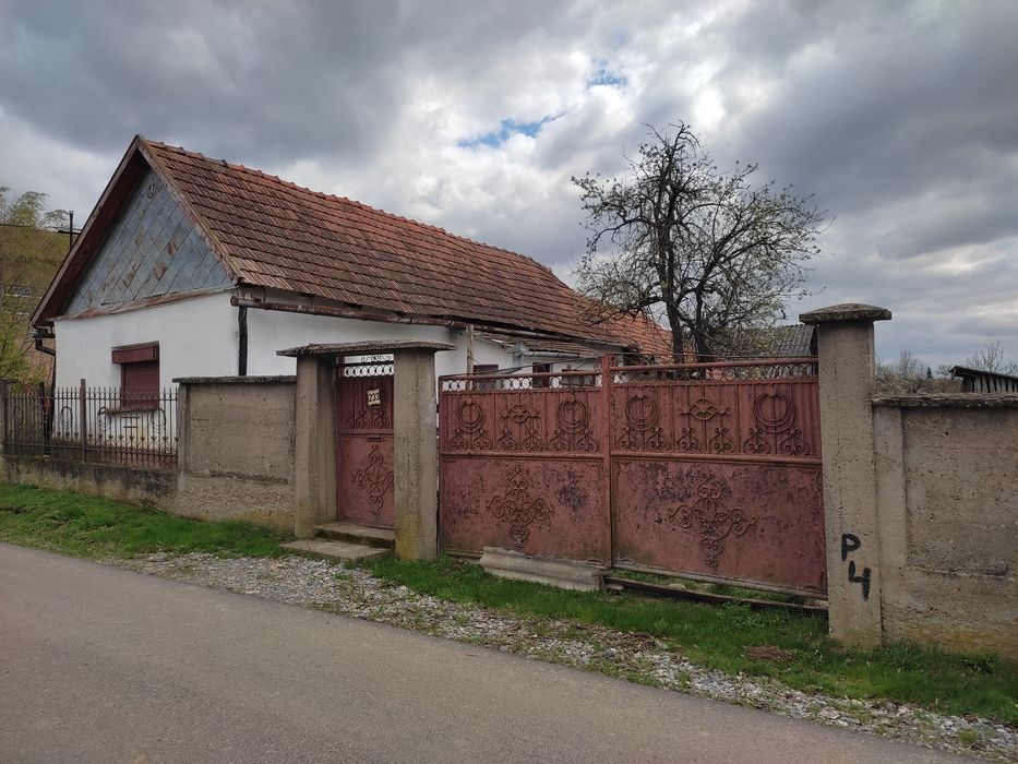 Casa veche în Cetariu