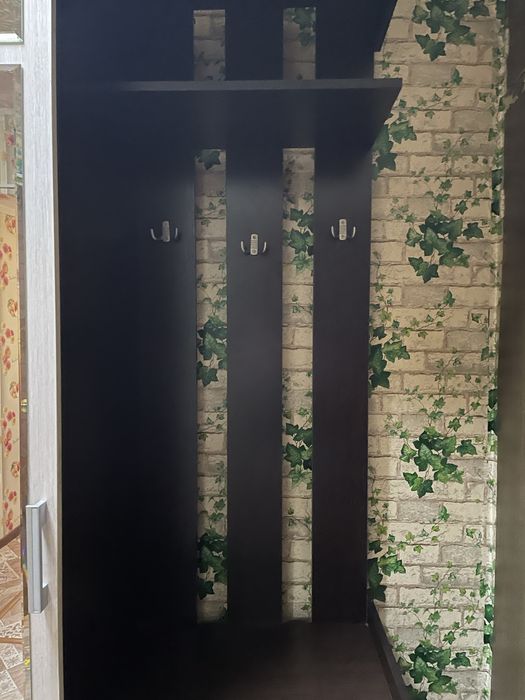 Продаю шкаф для прихожей б/у