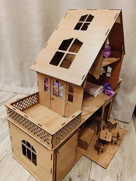 Домик для кукол с мебелью