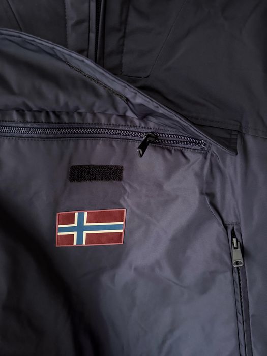 Geaca Napapijri Rainforest Next Winter model NOU Anorak