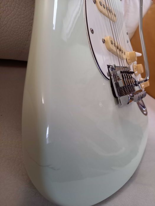 '92 SQUIER Stratocaster MIK