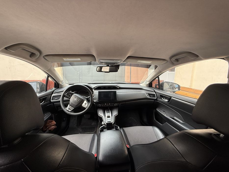 Хонда Кларити плагин гибрид. Япония. Срочно авто с Америки надежно.