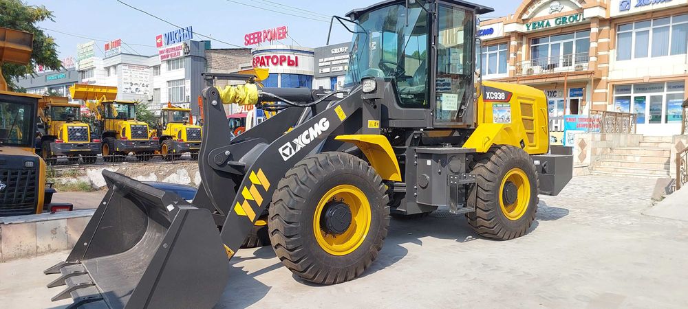 Фронтальный погрузчик XCMG XC938 со стандартным ковшом 1,8 м³ джойстик