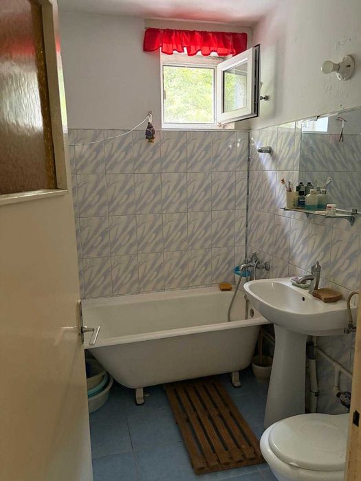 Vand apartament 2 camere - zona Catanga
