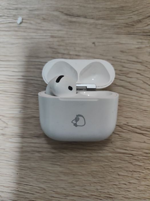 Vand casca stanga airpod 4 si carcasa cu gravura