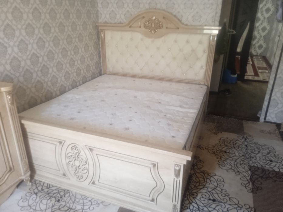 Срочно продам спальни гарнитур