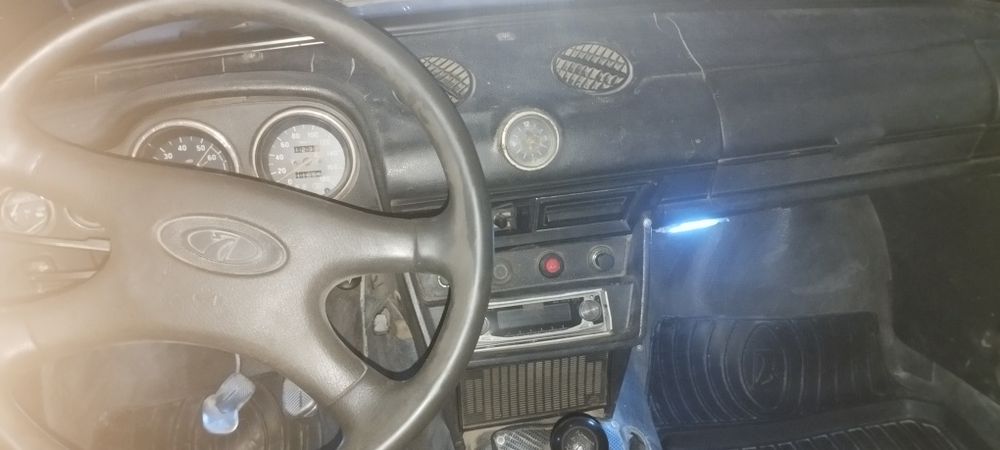 Lada 06 mashina zo'r antifiresda yurib turibdi
