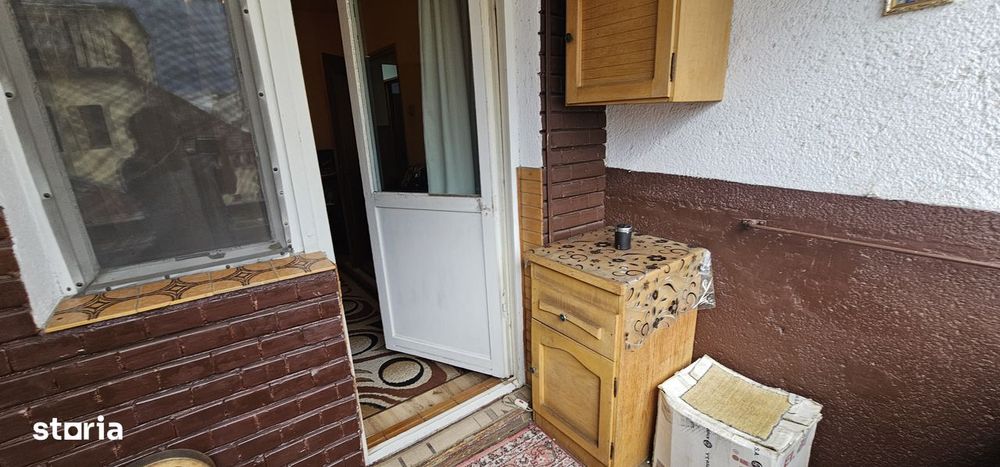 Vandapartament de 3 camere,decomandate ,confort 1 situat pe str.Uzinei