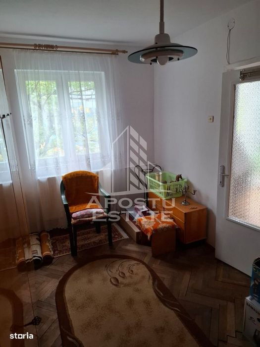 Apartament de închiriat cu 2 camere,zona Dacia,la 10 minute de centru