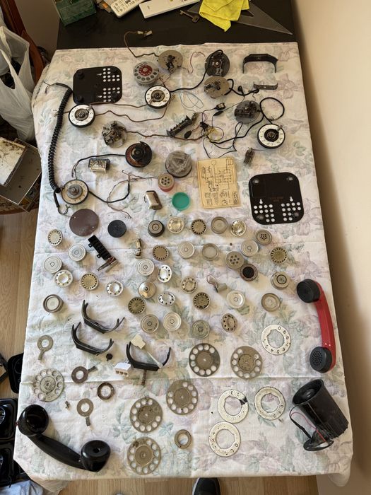 Ретро телефони за реставрация