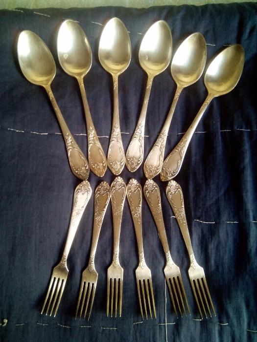Столовые ложки и вилки из мельхиора