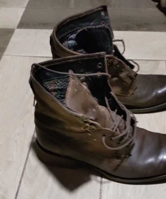 Ghete din piele marime 43,stare buna