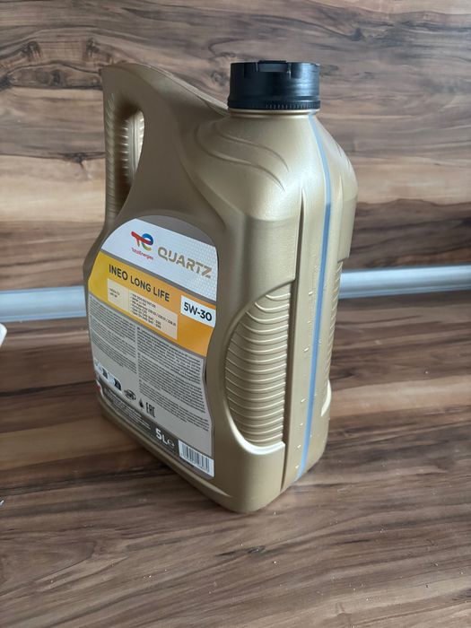Двигателно масло Total Long life 5w30 5 литра ACEA C3 API SP