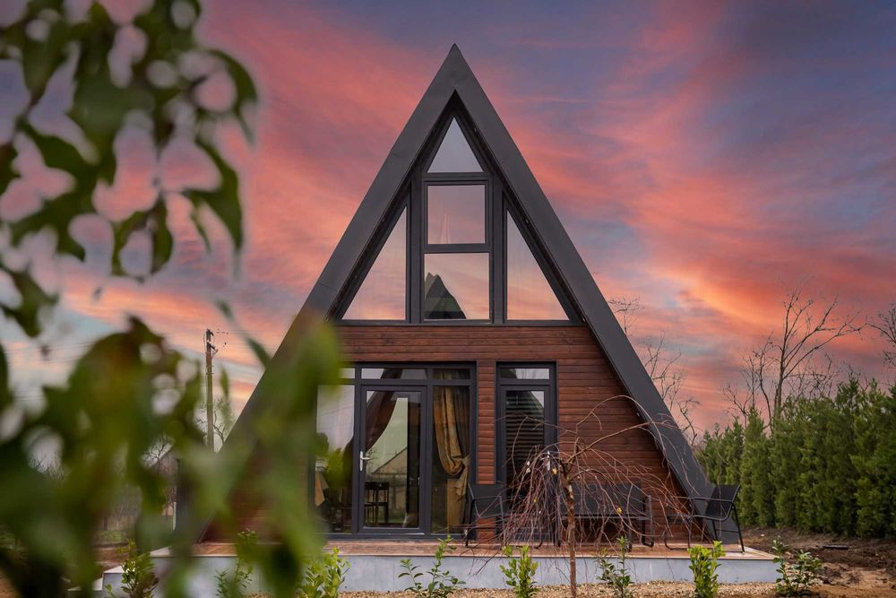 Complex A-frame Herneacova - 2 cabane construite + 2 in proiect, suprafata teren 2800 mp