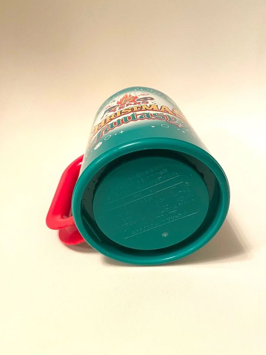 Пластиковая кружка