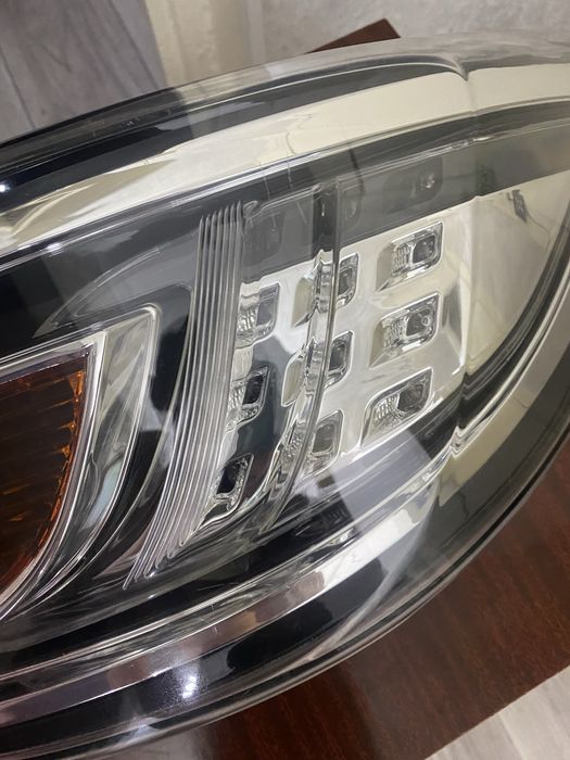 Продам правый фонарь Мазда6 GH