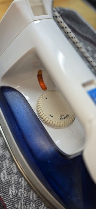 Fier de călcat  cu funcție abur