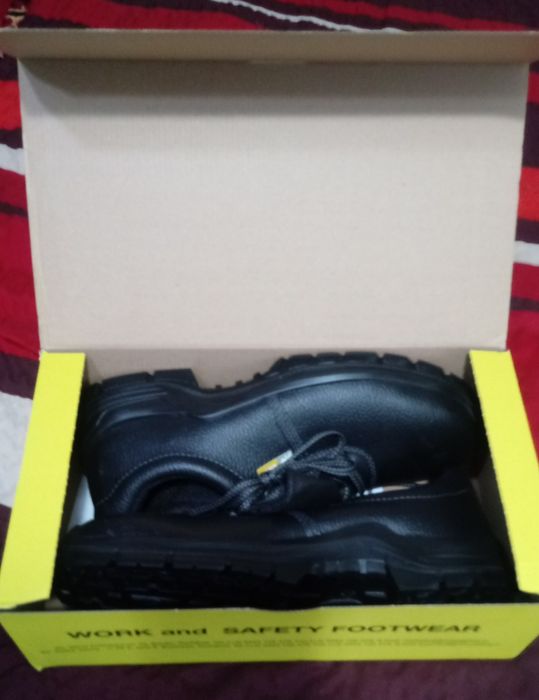 Pantofi barbatesti din piele stil adidas toamna iarna noi pretul 80 le negociabil