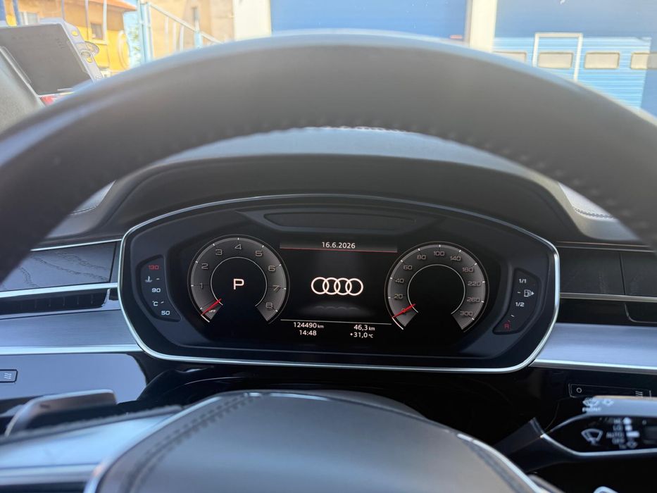 Audi A8 L model  President 4 locuri