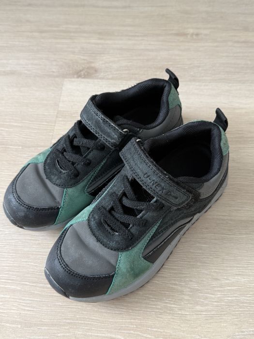 Продам кроссовки для мальчика