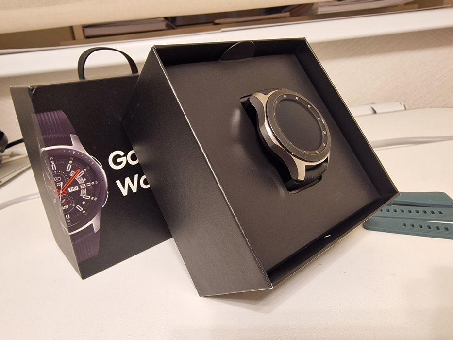 Часы Samsung Galaxy Watch 46mm