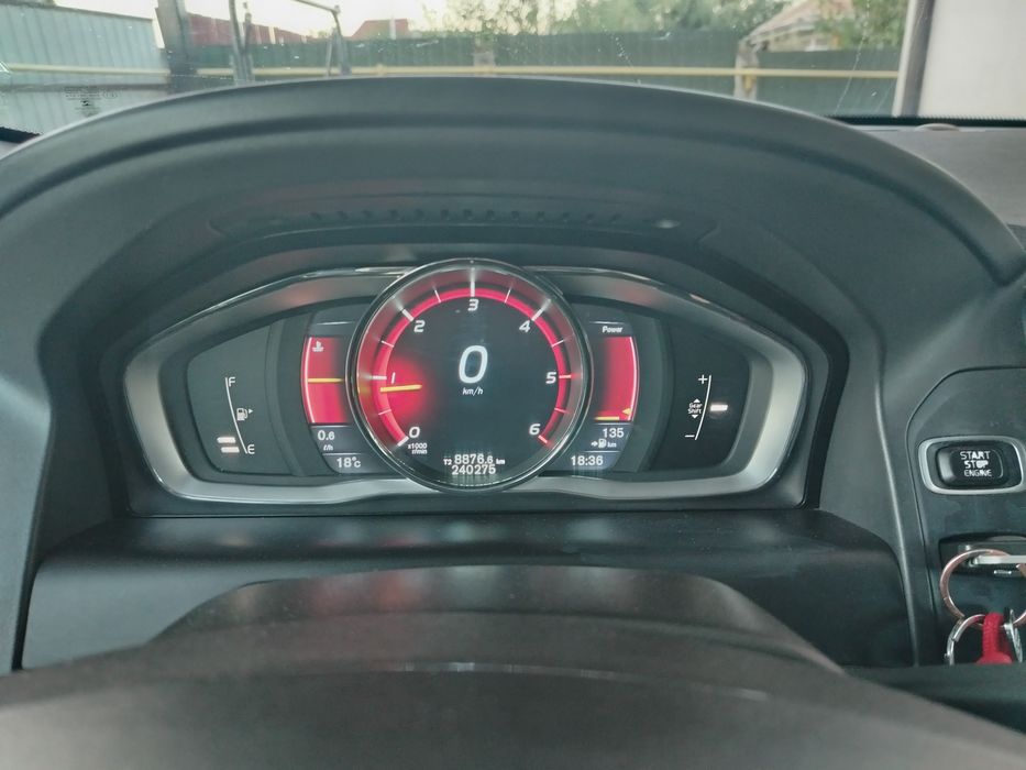 VOLVO XC60 2015 — imagine 3