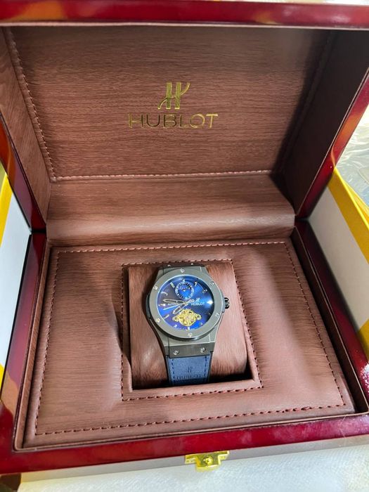 Наручные часы HUBLOT