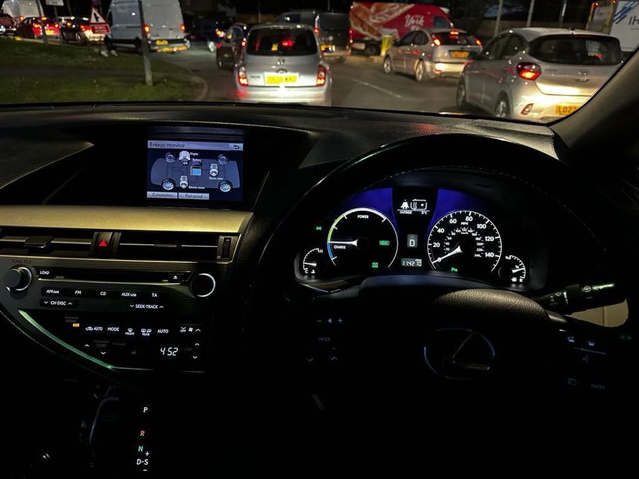 Vând (schimb)LEXUS rx 450h , an 2011