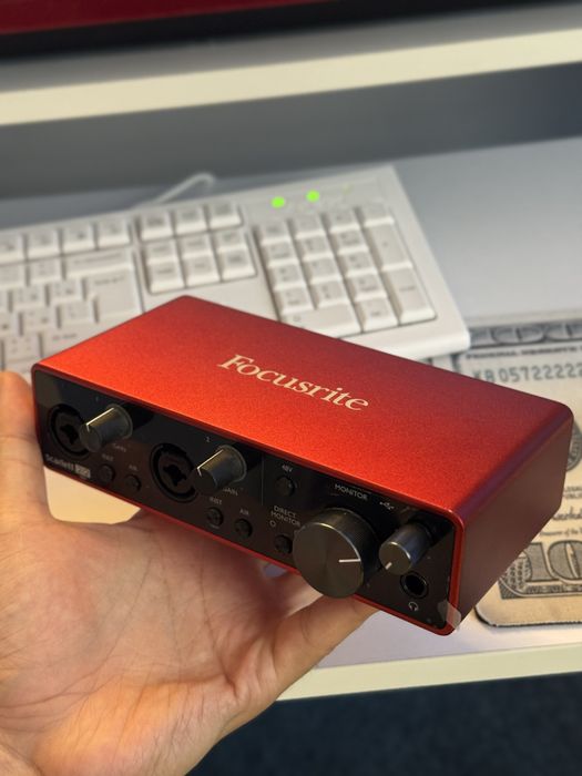 Focusrite Scarlett 2i2 3rd gen yangi kam ishlatilgan