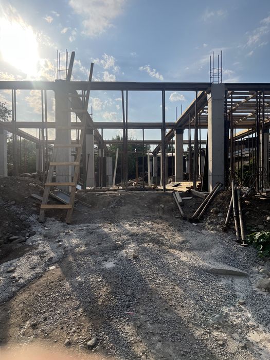 Стройка бригада строителей