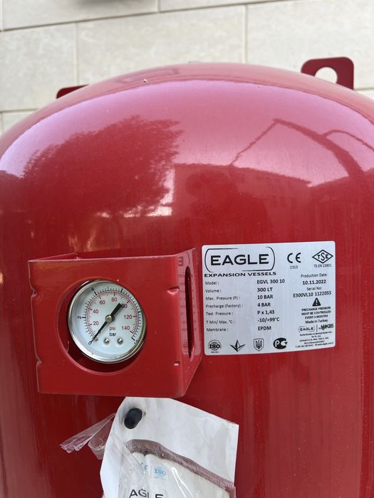 Продам расширительные баки EAGLE 300 LT (нерабочие)