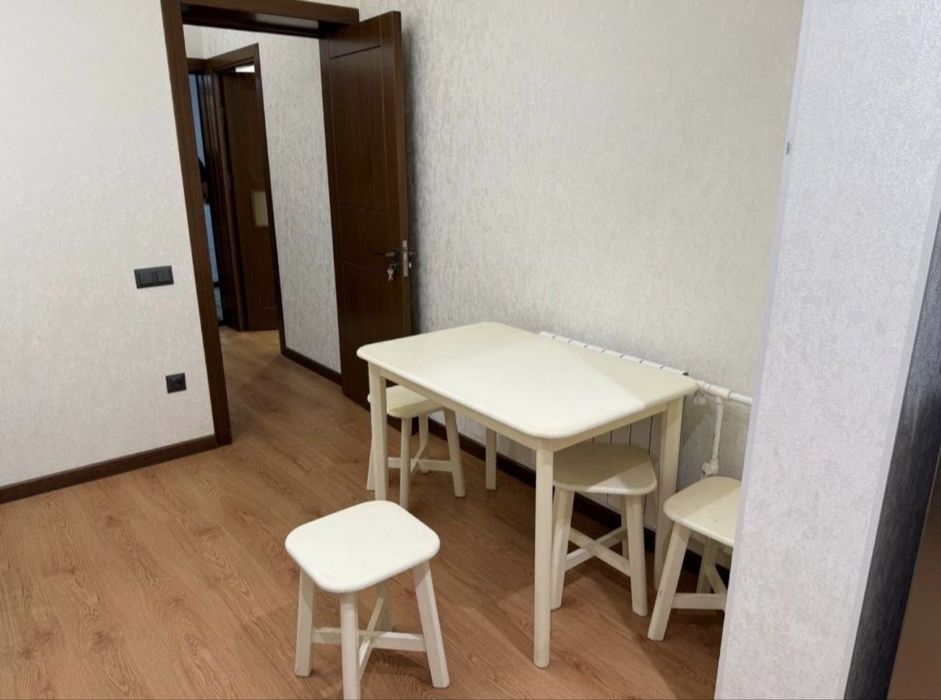 Новомосковская 2/4/9 58м2