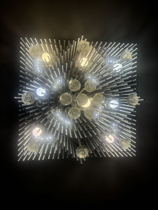 Люстры потолочные