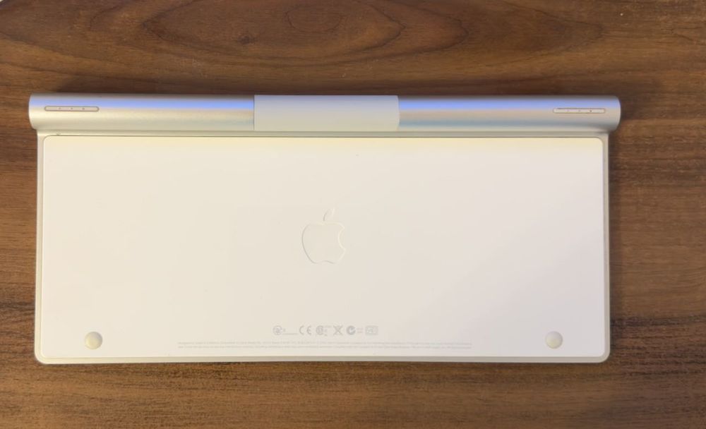 Работеща клавиатура - Apple Wireless Keyboard А1314