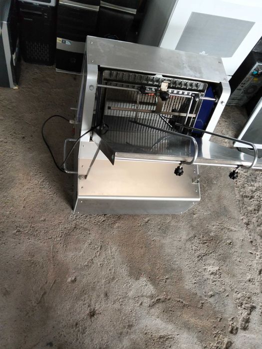 Продам хлеборезку.