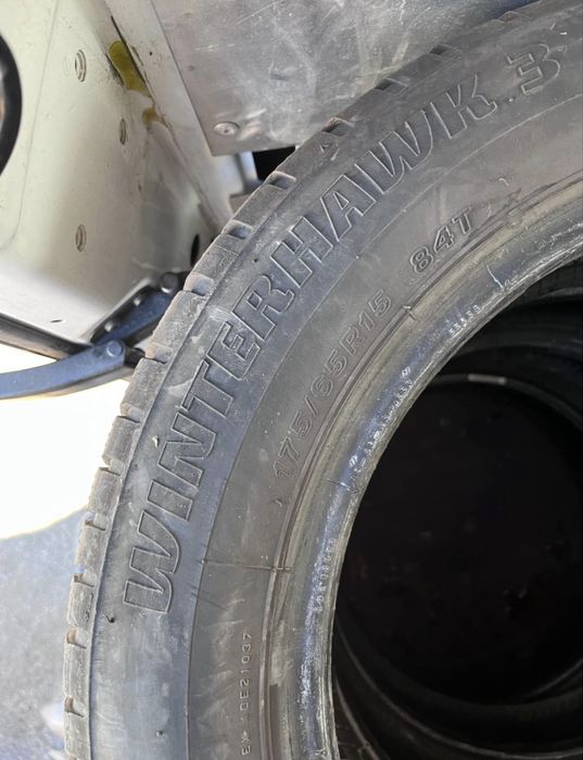 Продавам 4бр гуми 175/65R15 Firestone