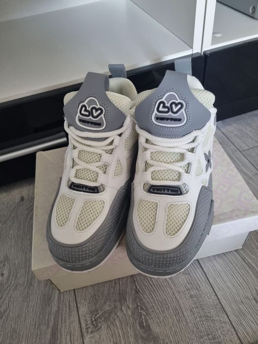 Louis Vuitton skate grey