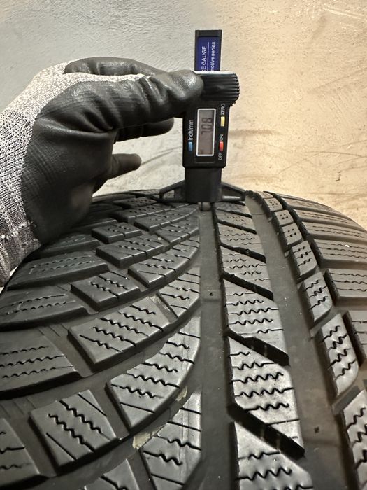 Гуми 235/40/19 KUMHO Winter Craft