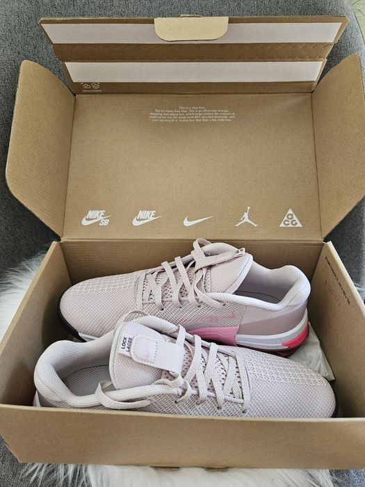 Нови маратонки Nike 38р-р