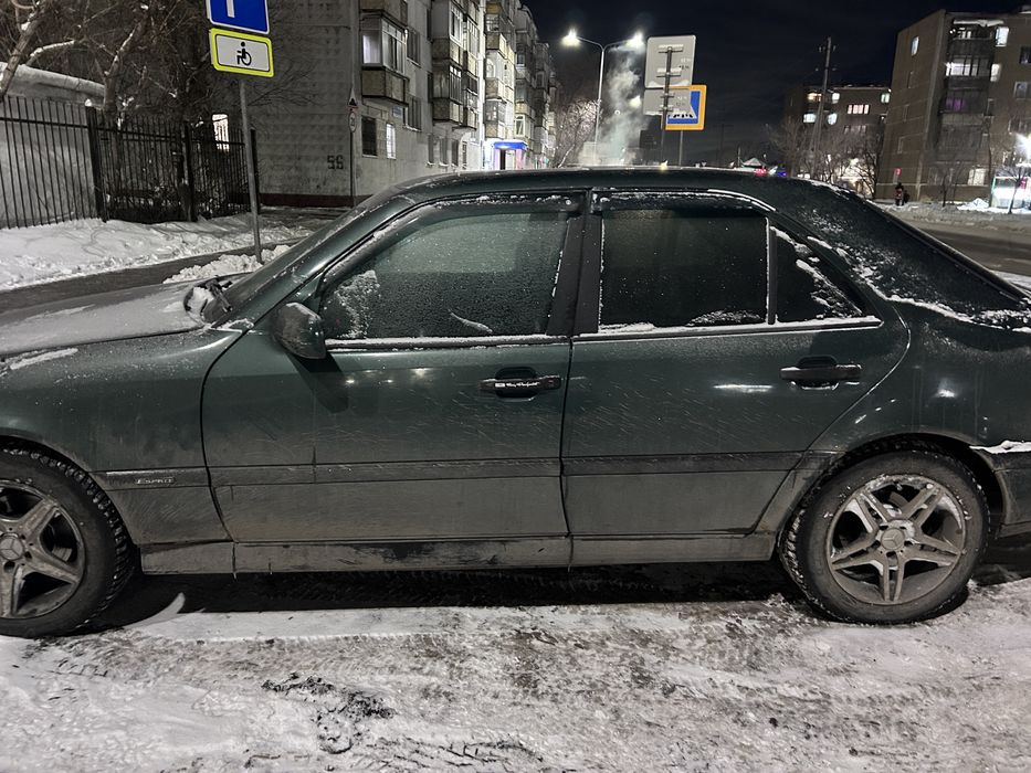 Продам маишну мерседес w202 c 180