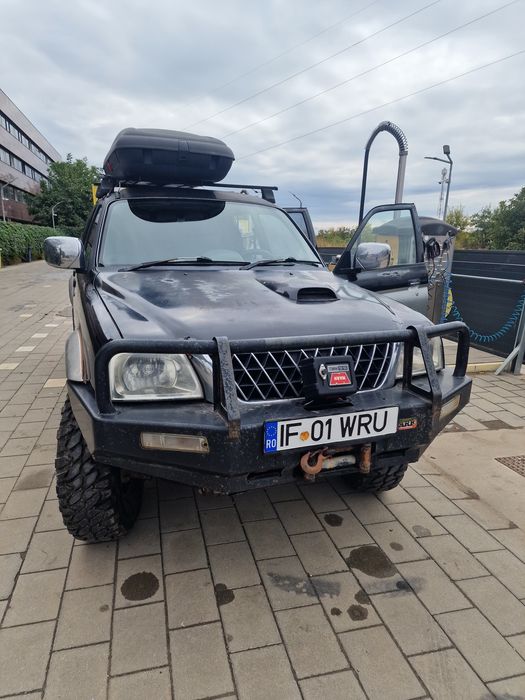 MITSUBISHI L200