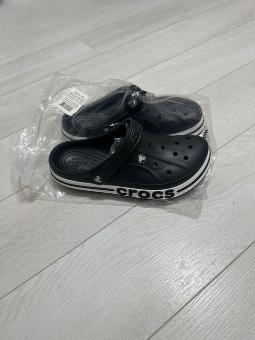 Crocs - кроксы.