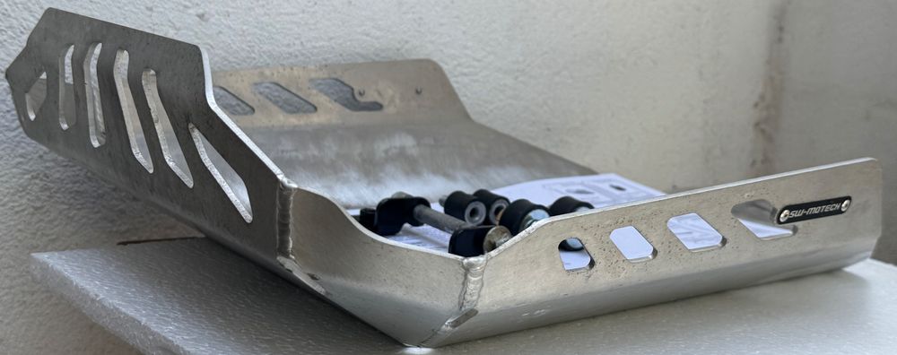 Scut motor offroad BMW R 1200 GS (04-12) / ADVENTURE (08-). SW-MOTECH