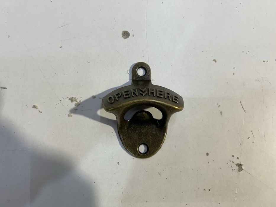 Стенна отварачка за бира