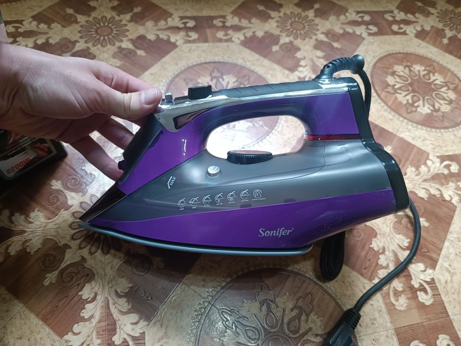 Паровой утюг Sonifer SF-9088