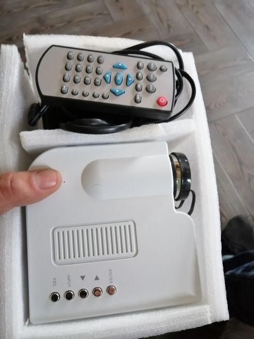 proiector led multimedia 8K cu android