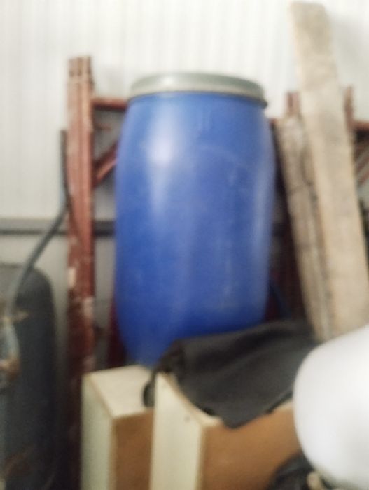 Butoaie plastic 200 litri